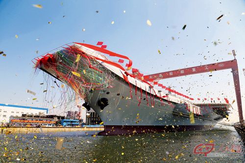 4月26日上午,我国第二艘航空母舰下水仪式在中国船舶重工集团公司大连